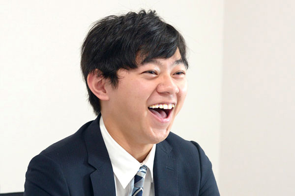 先輩社員05